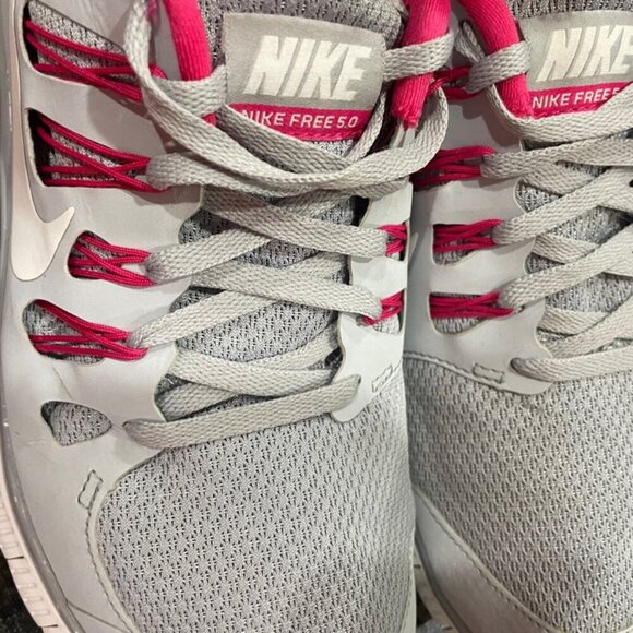 NIKE FREE RUN 5.0 WOLF GREY AND HOT PINK SNEAKERS SZ 10 SPORTY RUNNING GYM YOGA - Picture 15 of 16
